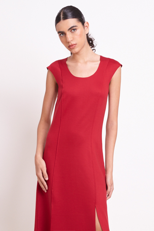 Vestido Reto Com Decote Redondo