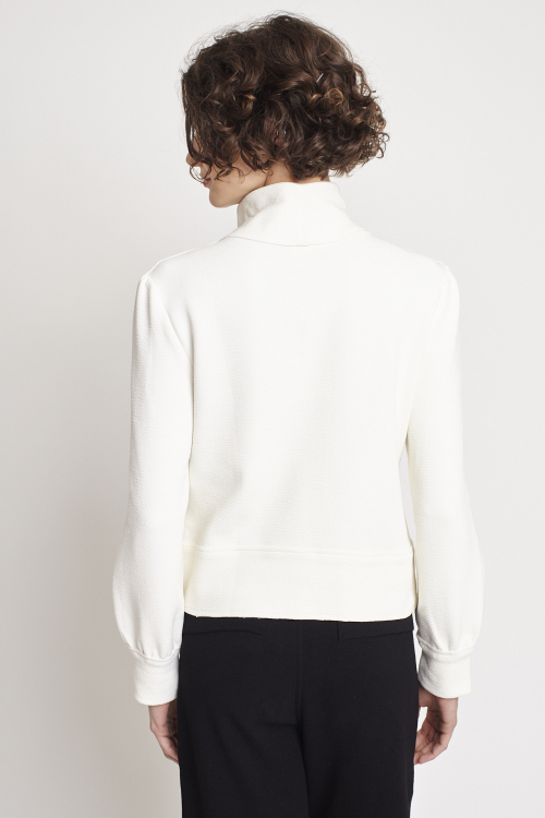 Fit — Blusa Bouclê Decote V Com Gola Alta