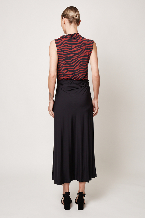 Fit — Blusa Jersey Zebra Drapeada Com Manga