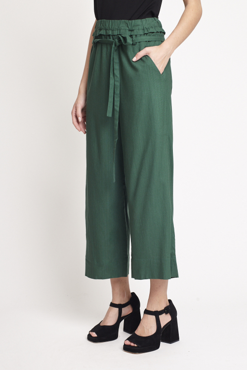 Fit — Calça Pantacourt Viscose