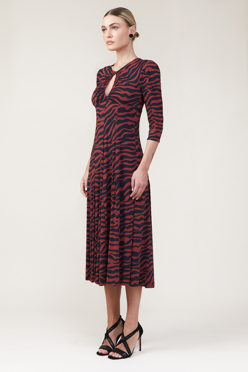Fit — Vestido Jersey Zebra Decote Gota