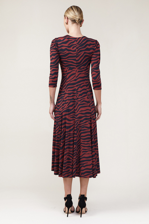 Fit — Vestido Jersey Zebra Decote Gota