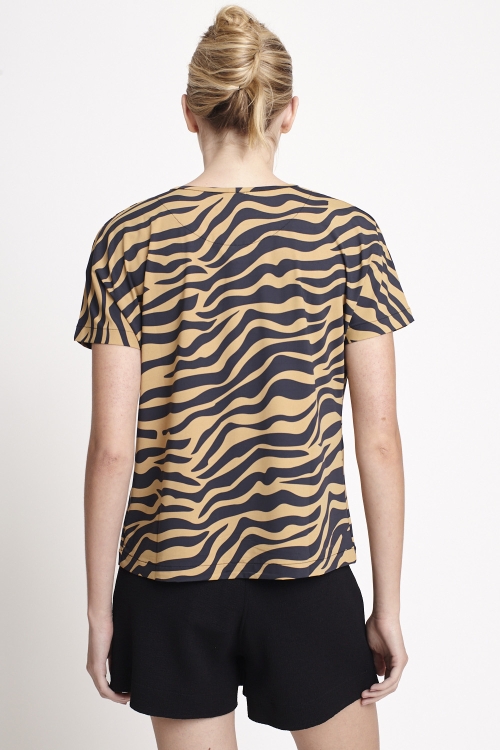Fit — Blusa Jersey Zebra Com Manga Curta