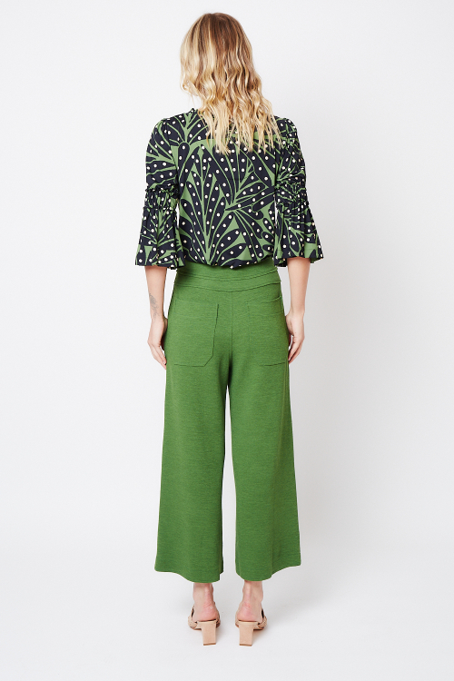 Fit — Calça Bouclê Ampla