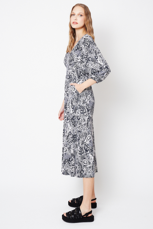 Fit — Vestido Jersey Estampa Caxemira Detalhe Ombro