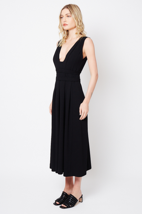 Fit — Vestido Bouclê Entrelaçado Sem Mangas