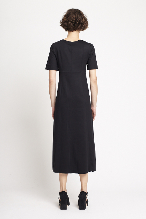 Fit — Vestido Duplo Leve Decote Triângulo