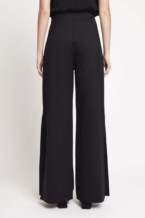 Fit — Calça Duplo Leve Abertura Joelho