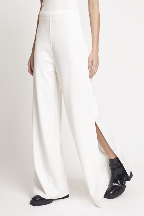 Fit — Calça Duplo Leve Abertura Joelho