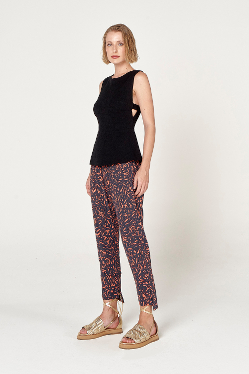 Fit — Blusa Bouclê Cava Em V