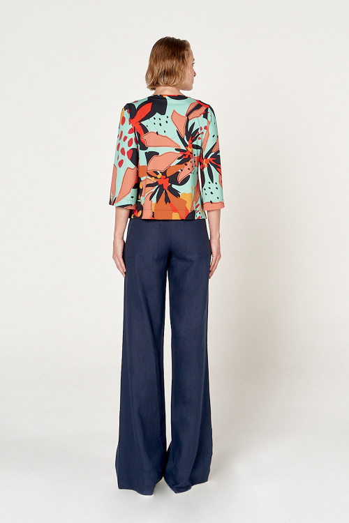 Fit — Blusa Jersey Estampa Astromélia Decote Cruzado