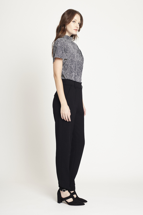 Fit — Calça Bouclê Ajustada