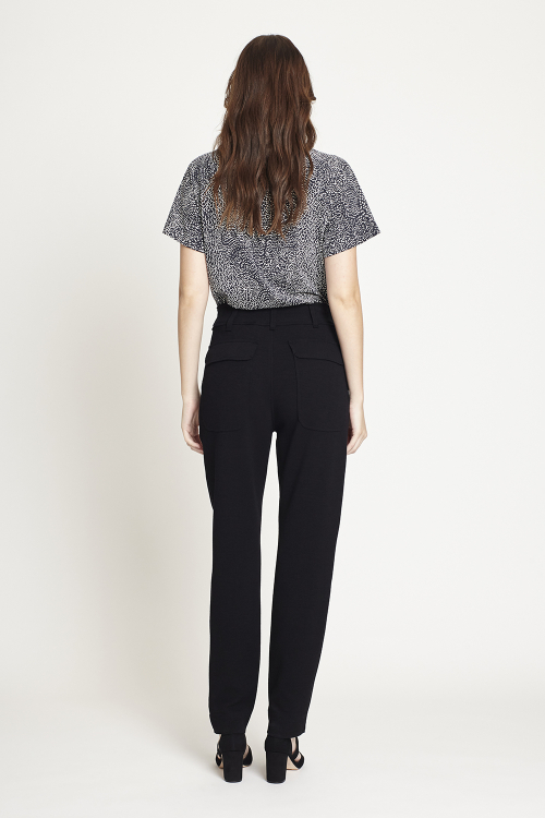Fit — Calça Bouclê Ajustada