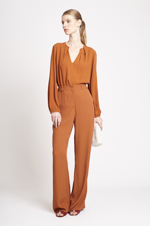 blusa crepe pregas no decote