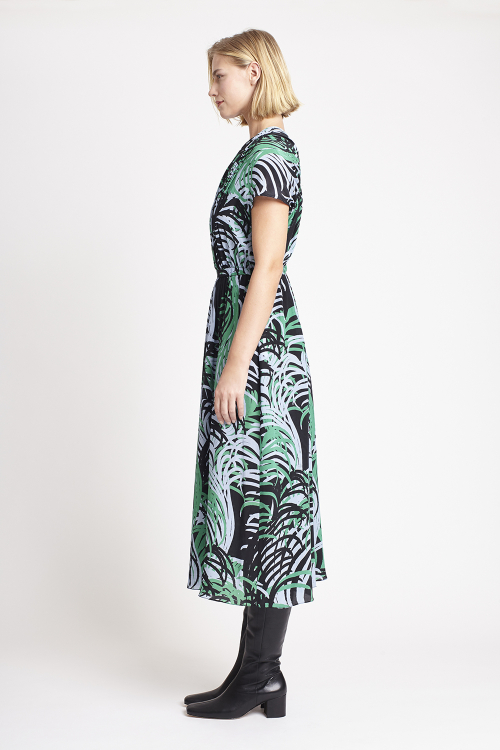 Fit — Vestido Seda Estampa Plumas Coloridas