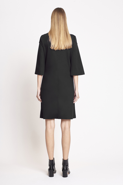 Fit — Vestido Duplo Leve Aplicação