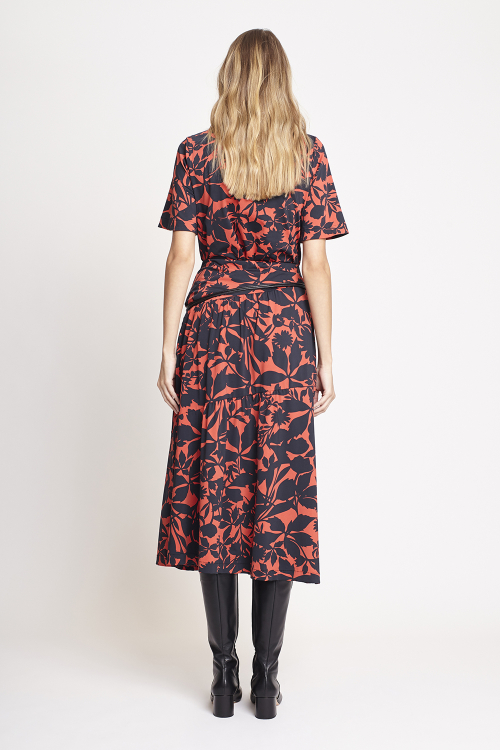 Fit — Blusa Jersey Flores Folk