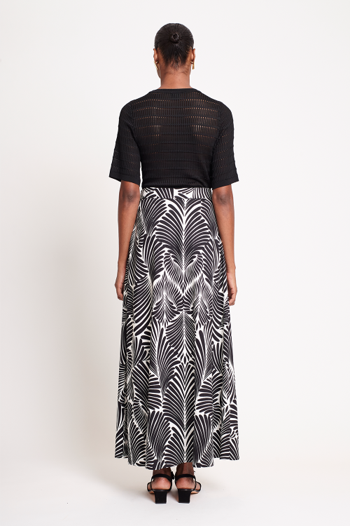 Fit — Saia Viscose Plana Estampa Folhas