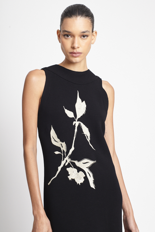 Fit — Vestido Bouclê Bordado Folhagem