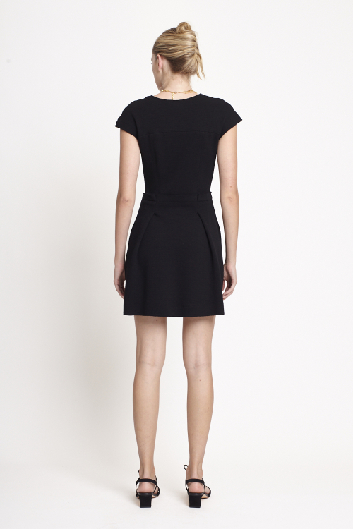 Fit — Vestido Malha Dupla Bouclê Curto