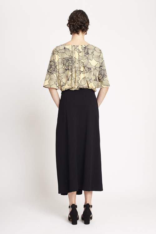 Fit — Blusa Jersey Est Peônia Pregas