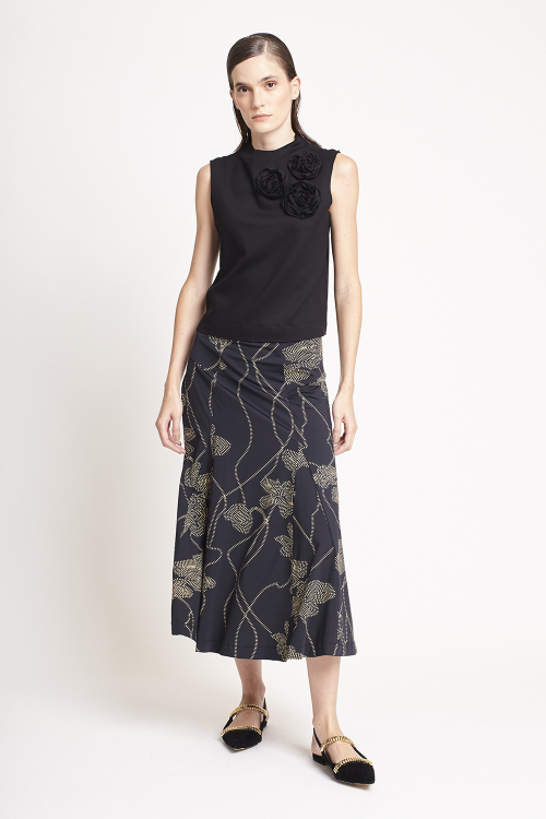 Fit — Blusa Malha Dupla Leve Aplicação Flores