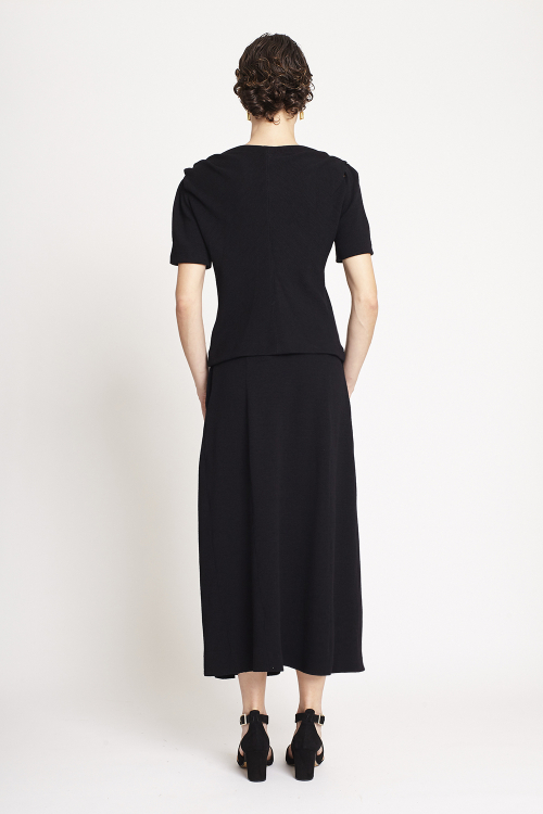 Fit — Blusa Bouclê Ombro Torcido