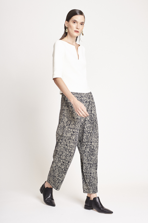 Fit — Calça Jersey Estampa Nuvens Curta