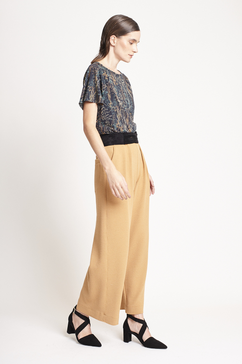 Fit — Calça Bouclê Curta