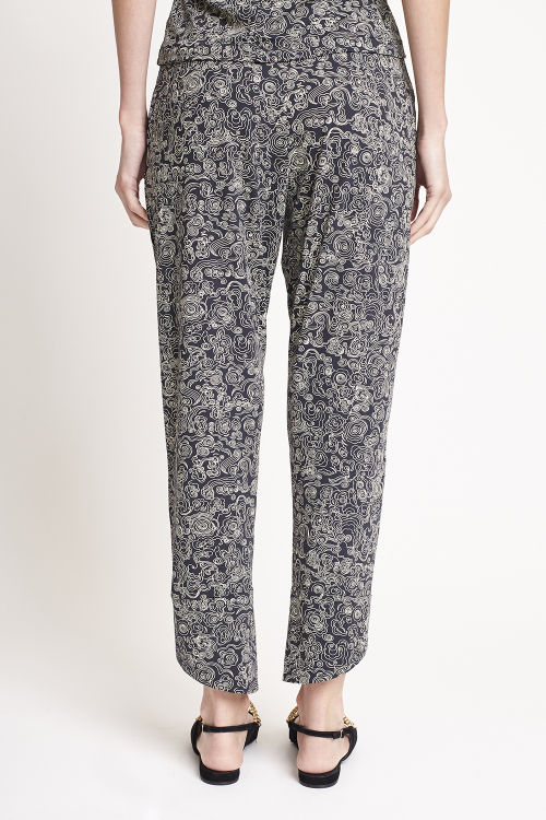 Fit — Calça Jersey Estampa Nuvens