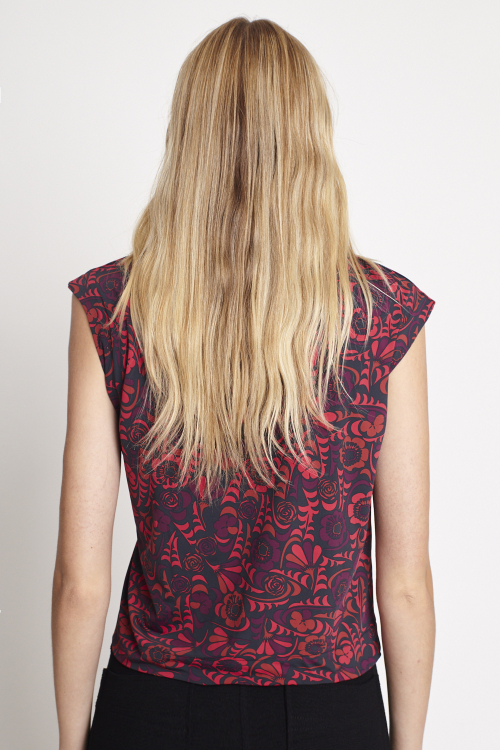 Fit — Blusa Jersey Estampa Festival Manga Japonesa