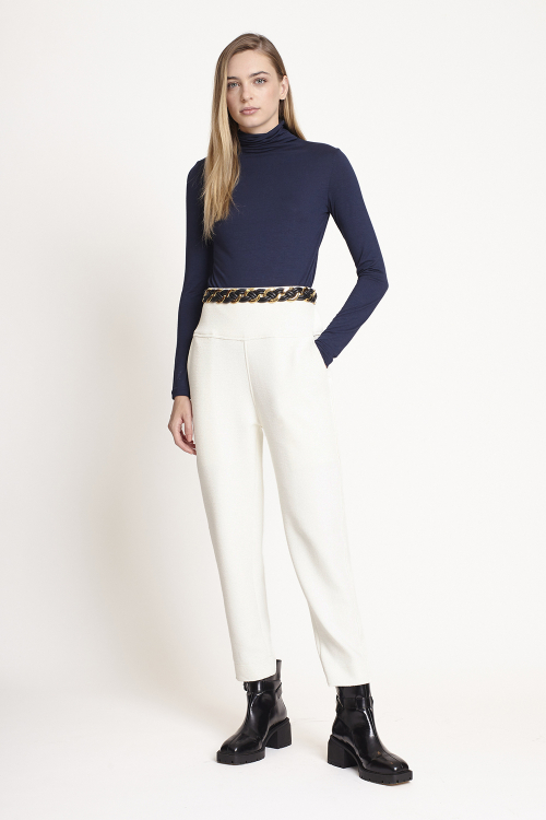 calça bouclê com bolso