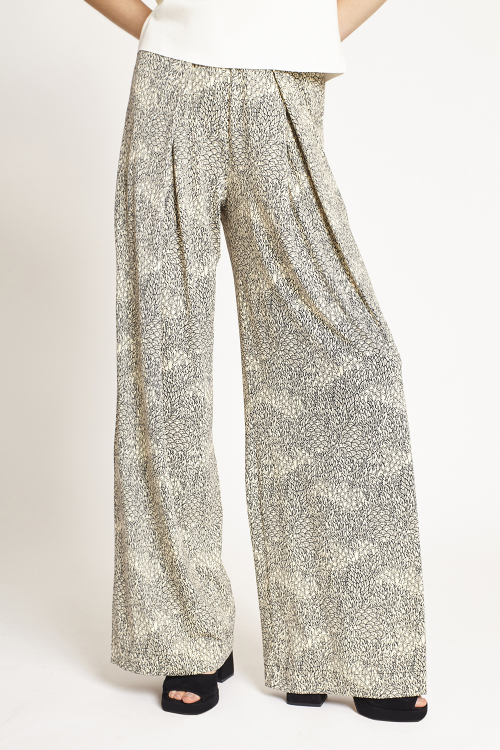 Fit — Calça Jersey Estampa Gramado Pregas Cruzadas