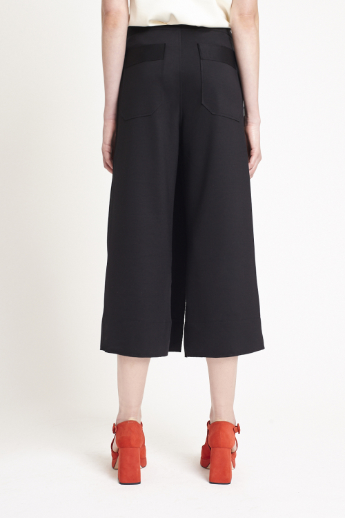 Fit — Calça Malha Dupla Leve Pareô