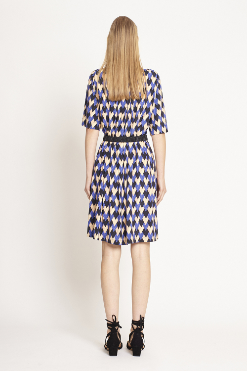 Fit — Vestido Jersey Estampa Tressê Pregas Curto