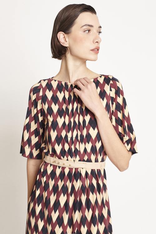 Fit — Vestido Jersey Estampa Tressê Pregas Curto