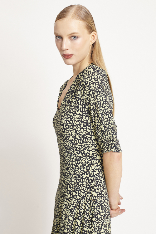 Fit — Vestido Jersey Estampa Renda Nesgas