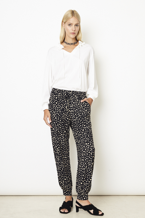 Fit — Calça Jersey Estampa Penas