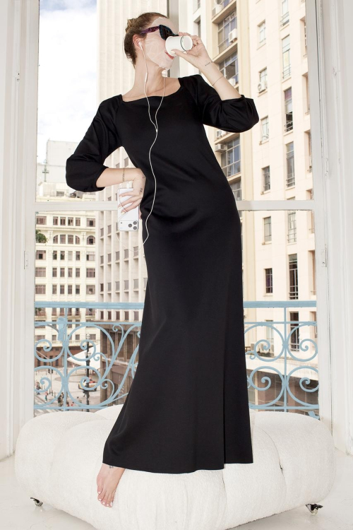 vestido malha dupla leve decote longo