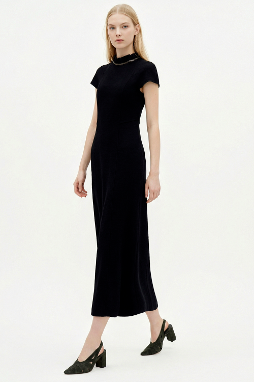 Fit — Vestido Malha Dupla Bouclê Gola