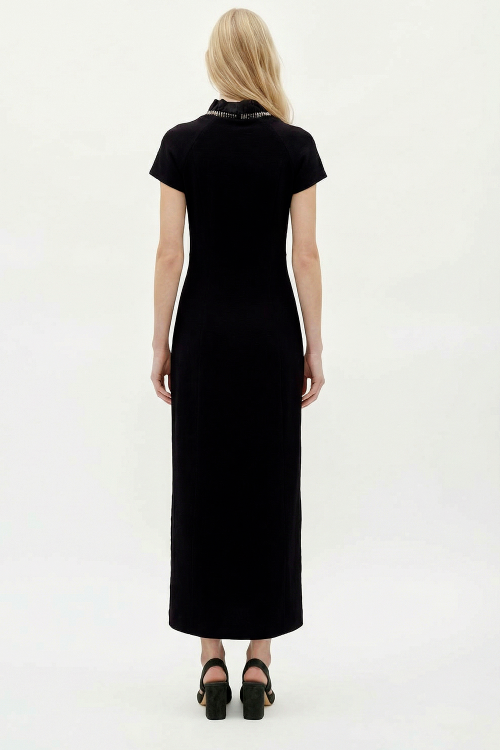 Fit — Vestido Malha Dupla Bouclê Gola