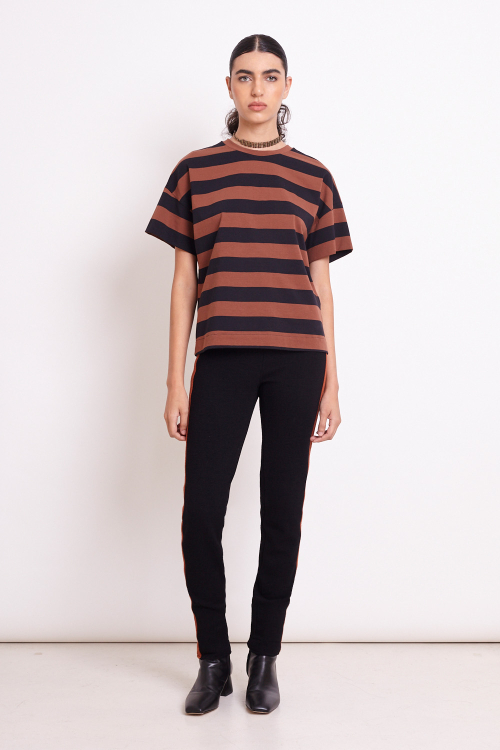 Fit — Calça Legging Bouclê Com Faixa Lateral