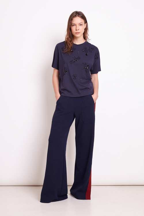 Fit — Camiseta Algodão Pima Bordado Florido