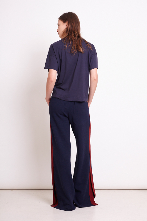 Fit — Camiseta Algodão Pima Bordado Florido