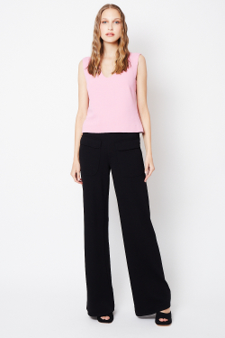 blusa bouclê decote U acentuado